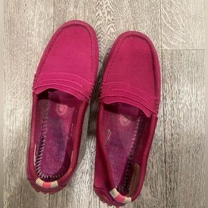 Rothy’s The Driver in Raspberry